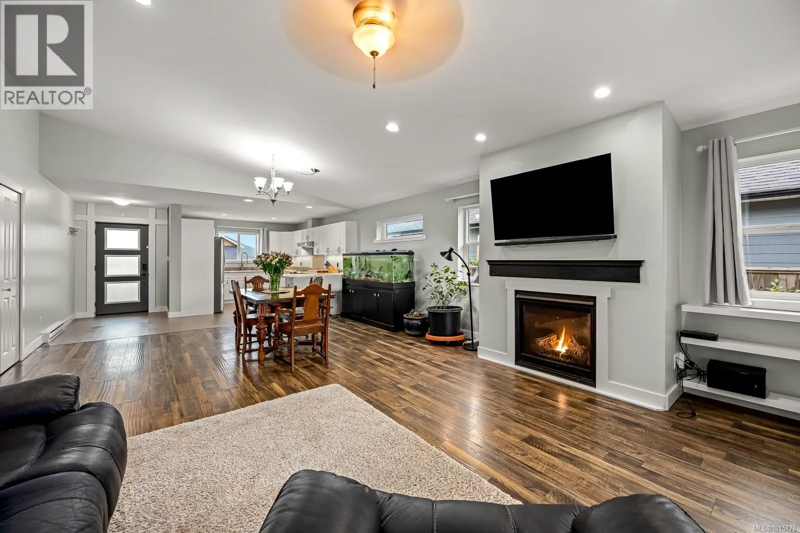279 Michigan Dr