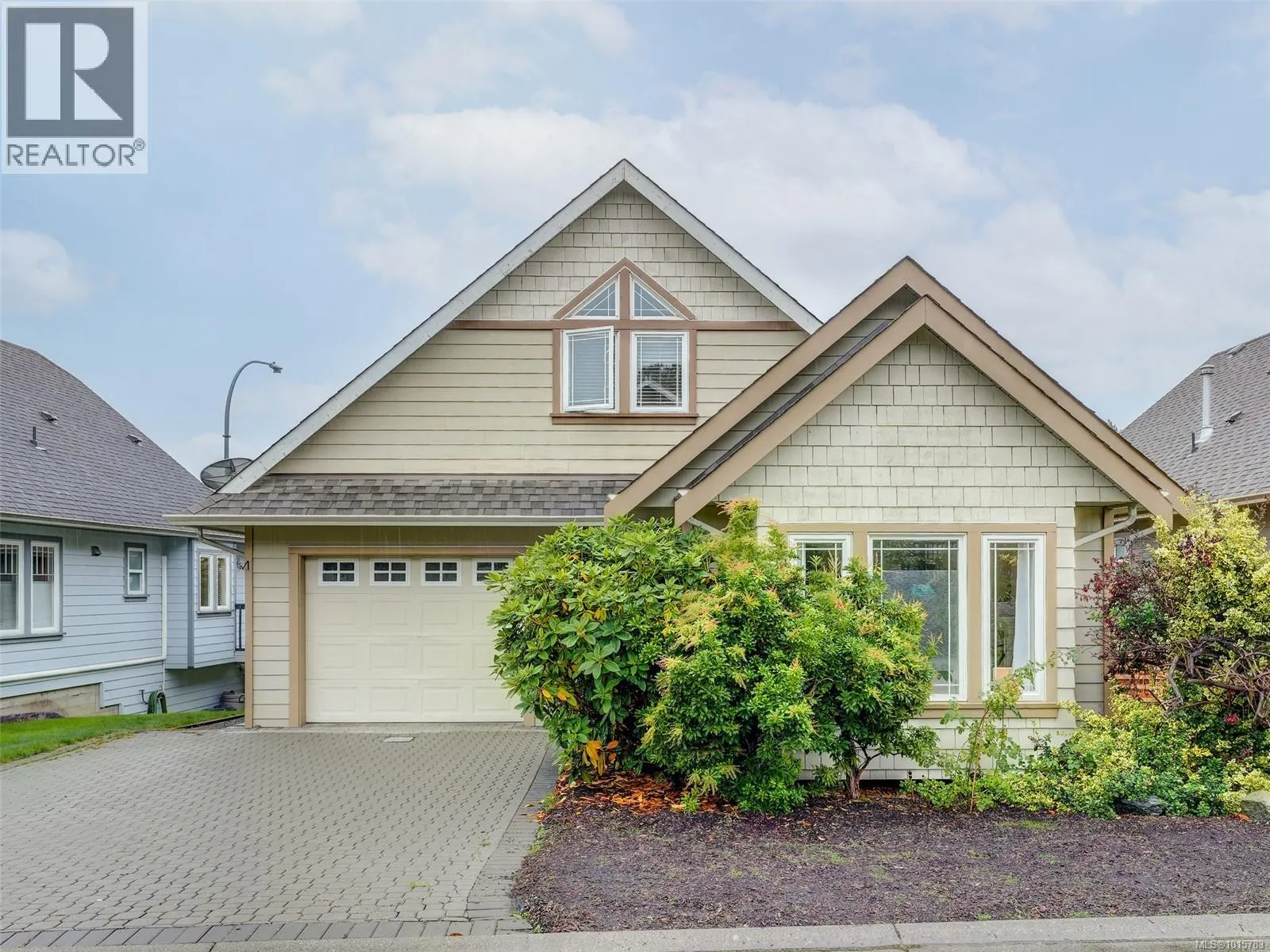 4040 Blackberry Lane
