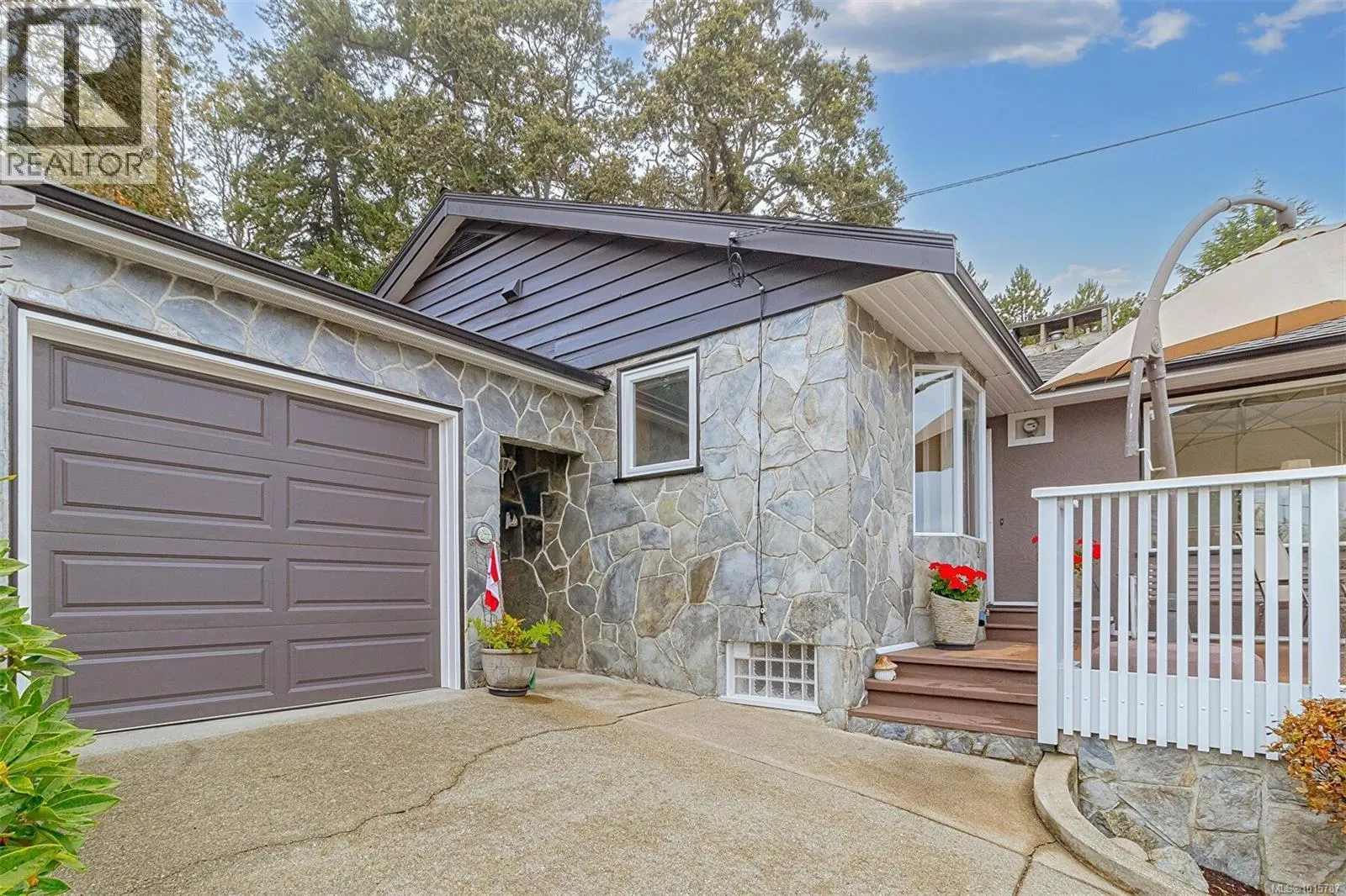 3572 Cedar Hill Rd