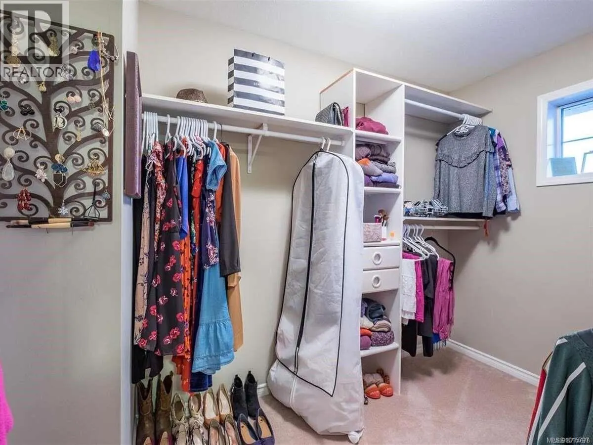 5826 Cutter Pl