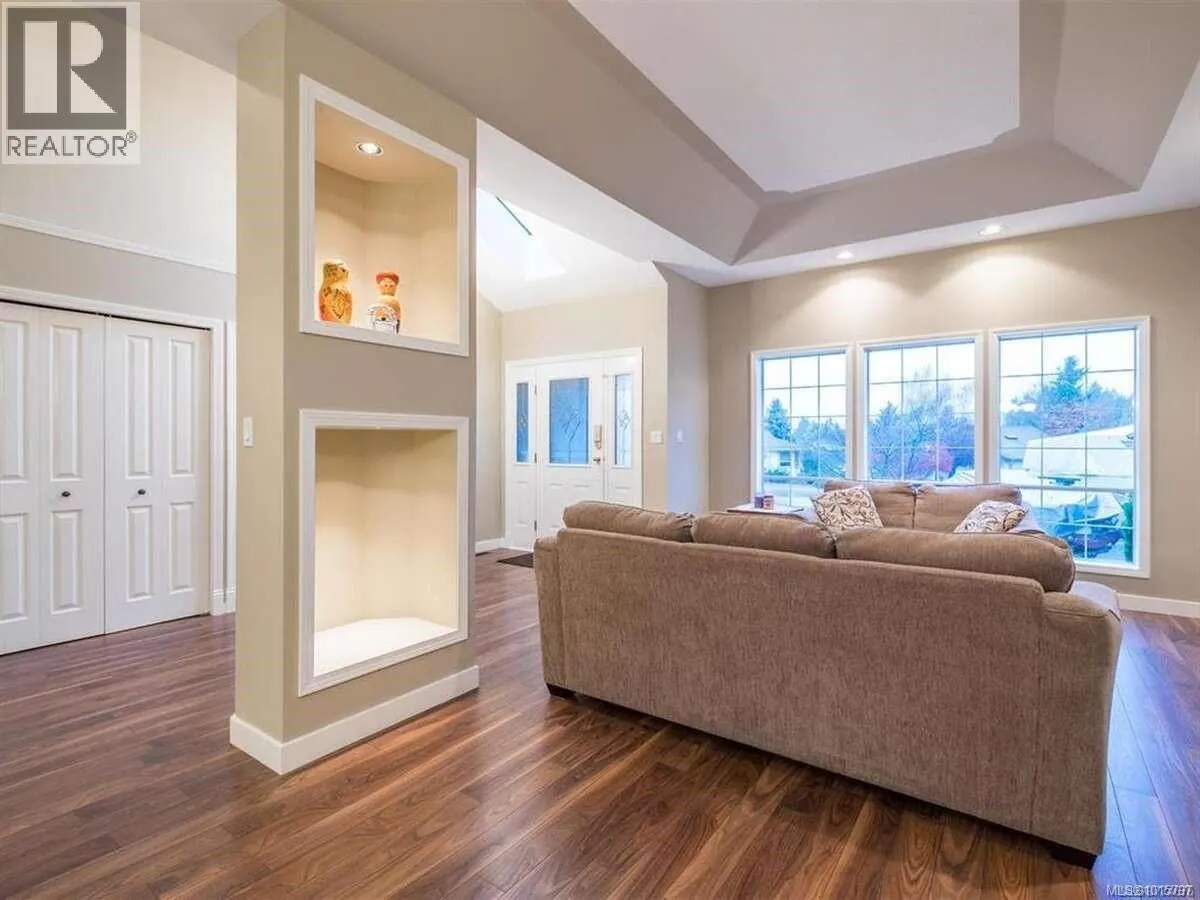 5826 Cutter Pl