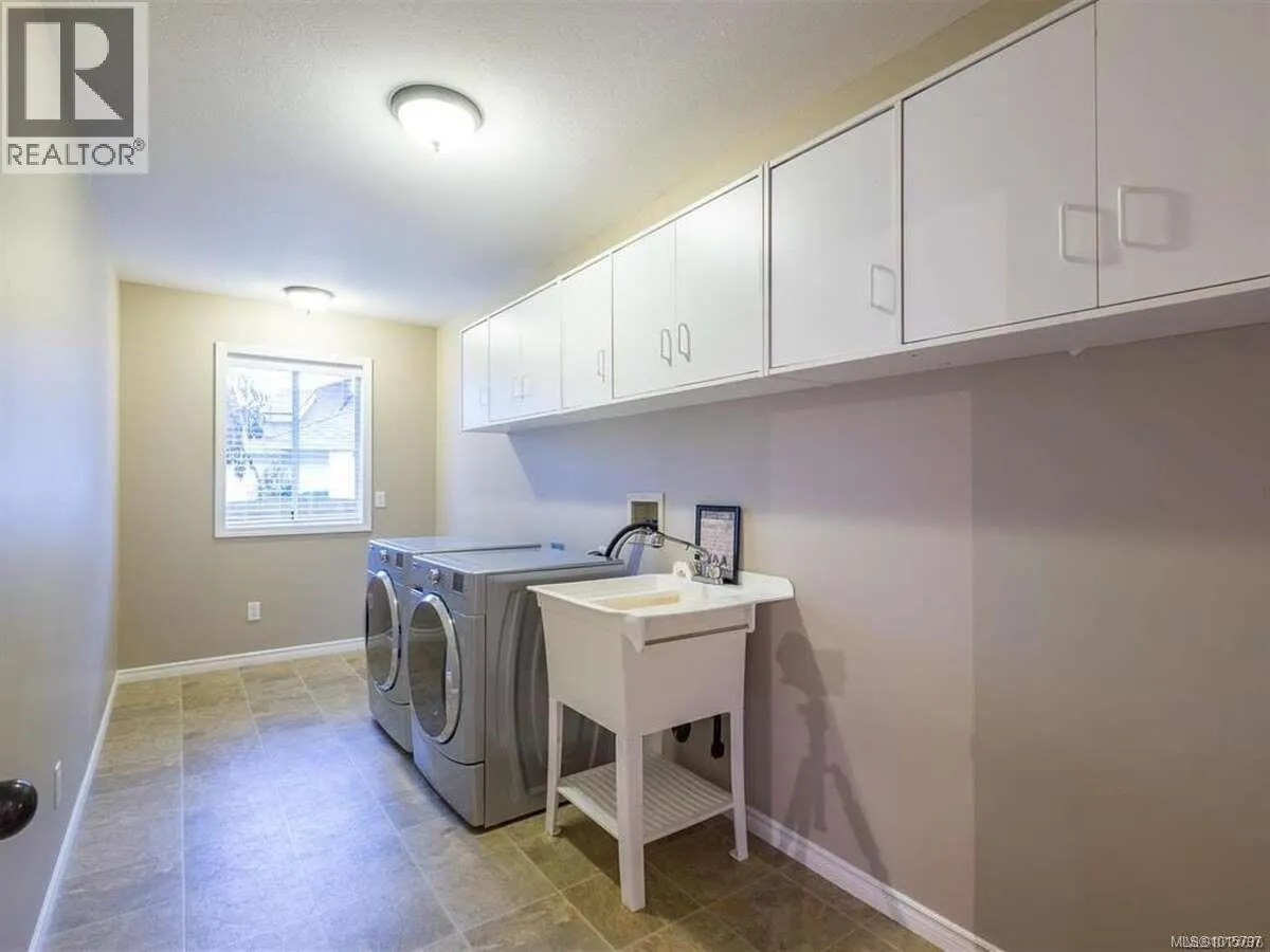 5826 Cutter Pl