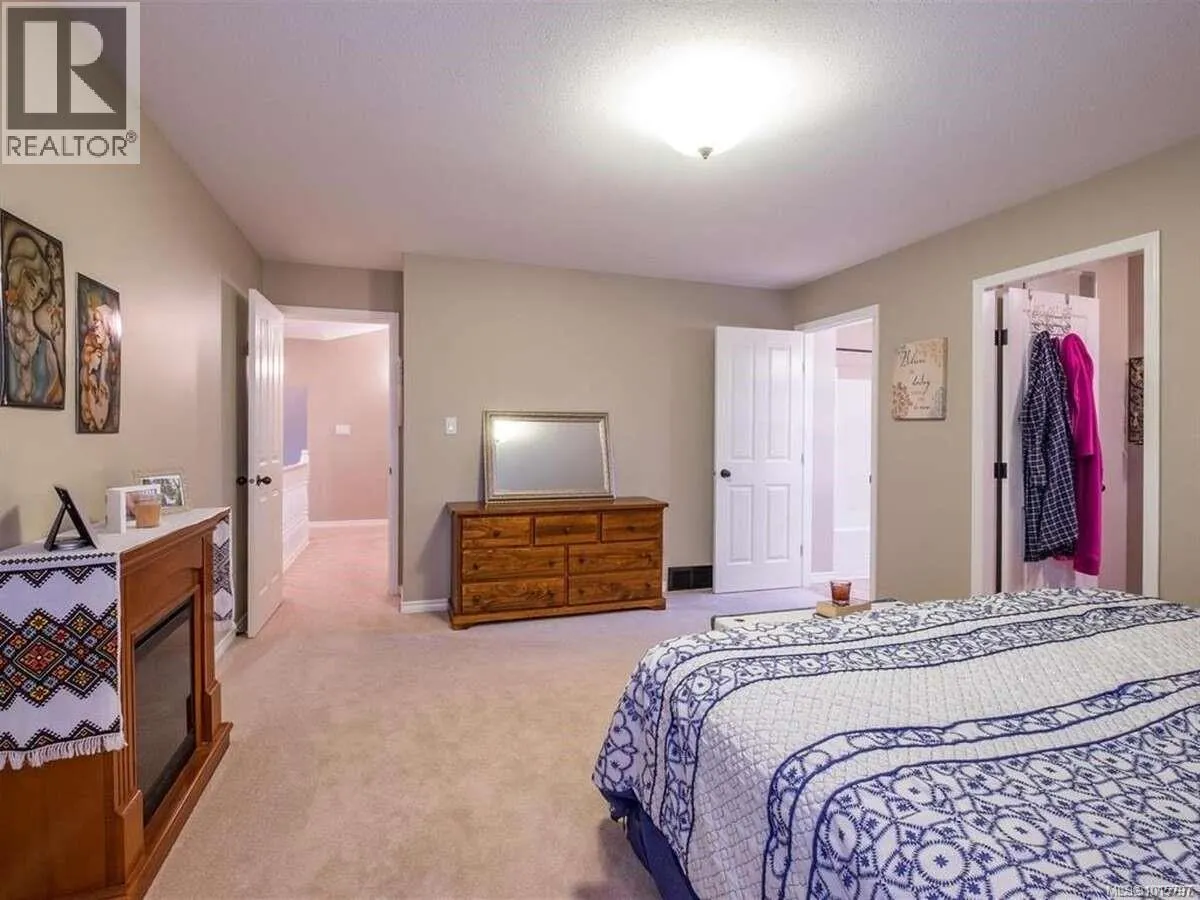 5826 Cutter Pl