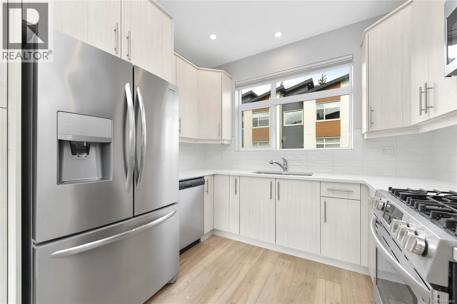 104 3429 HAPPY VALLEY Rd