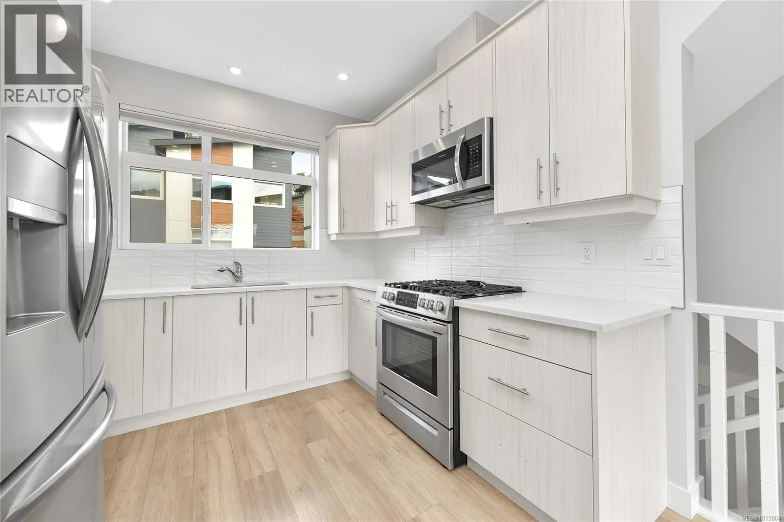 104 3429 HAPPY VALLEY Rd