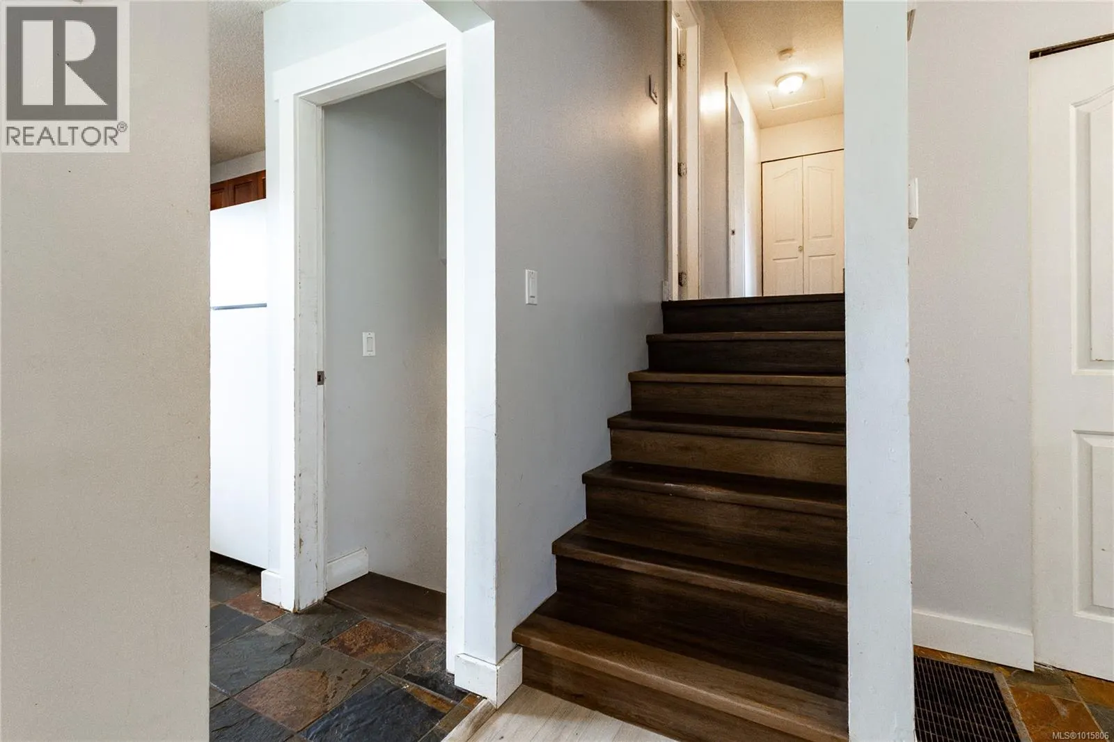 2112 Boxwood Rd
