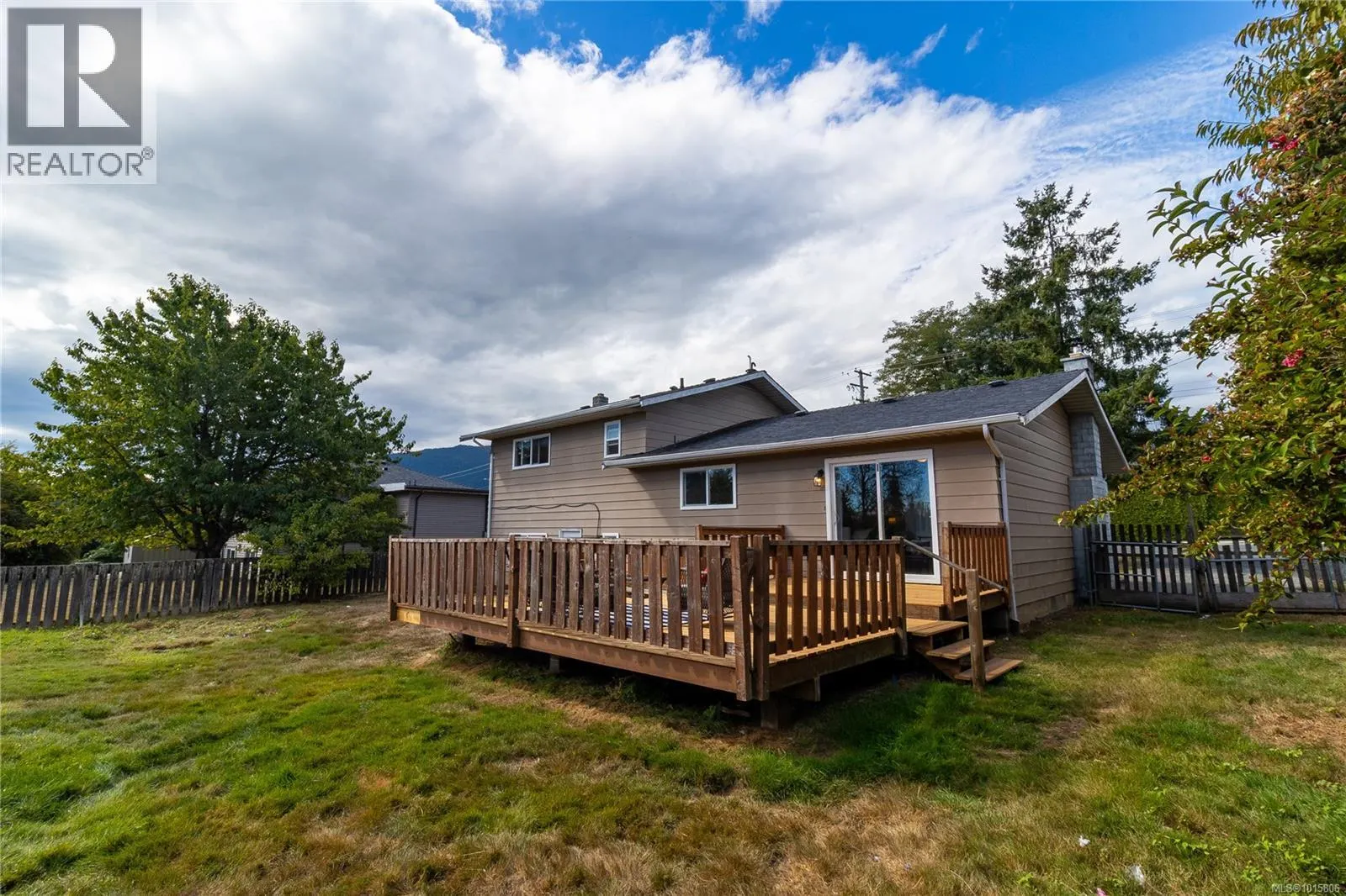 2112 Boxwood Rd