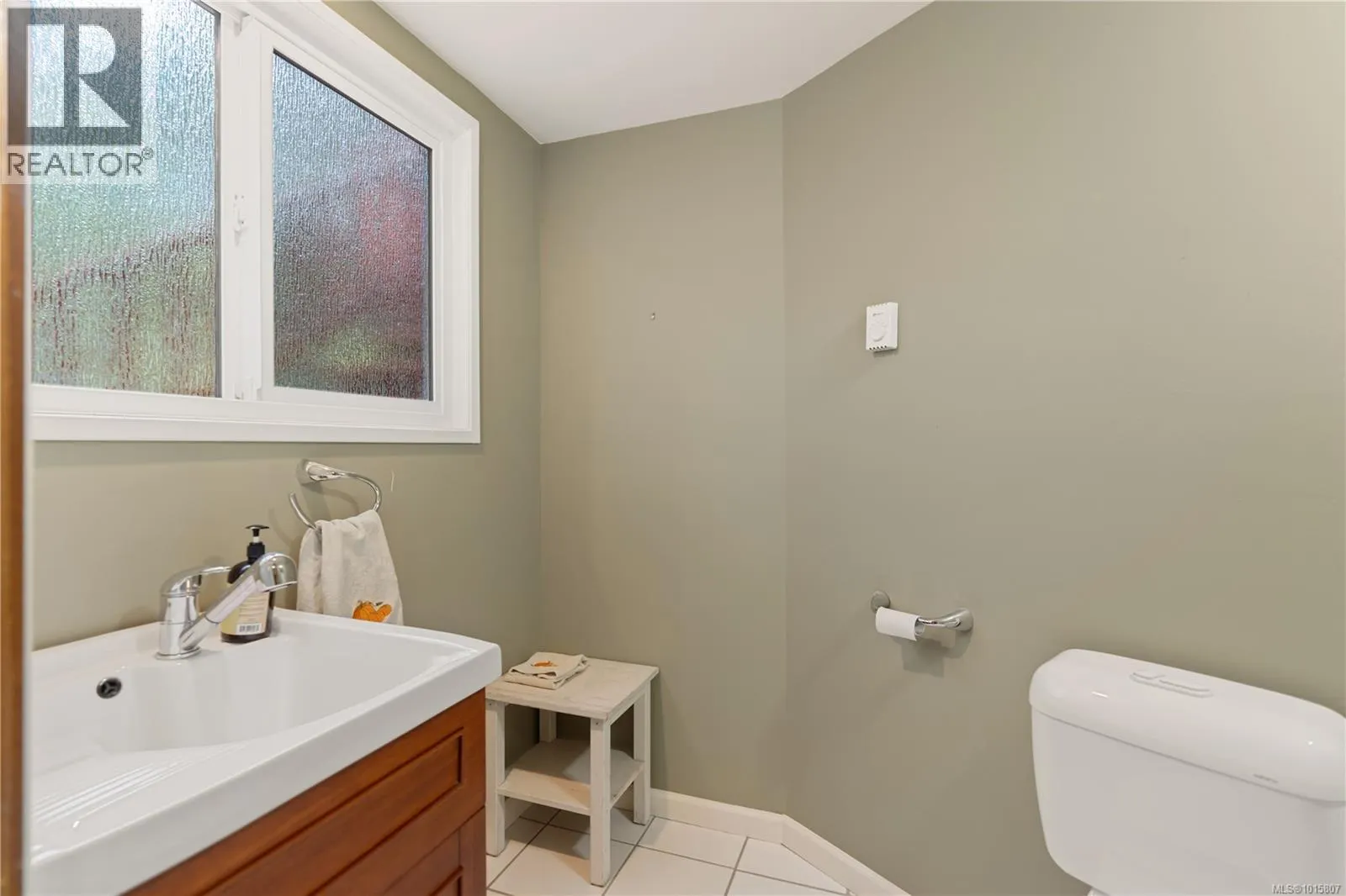100 Viaduct Ave W