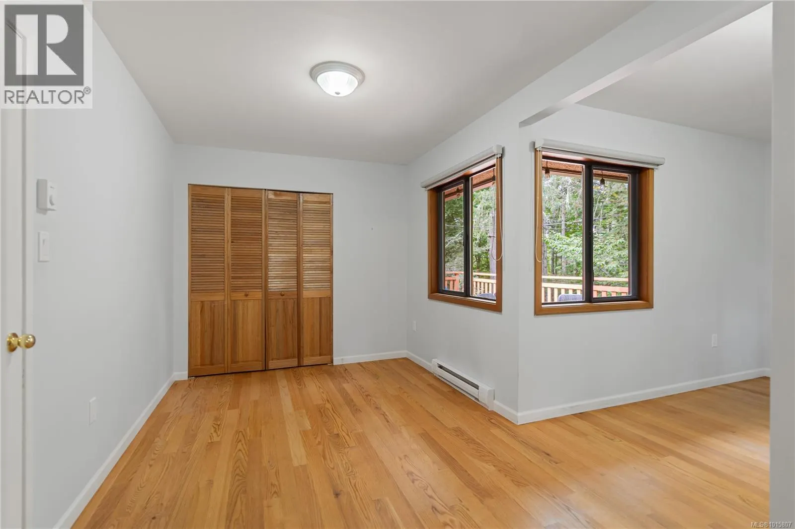 100 Viaduct Ave W