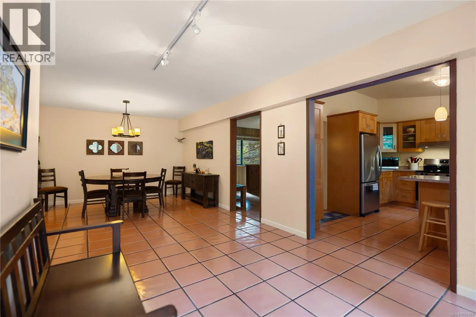 100 Viaduct Ave W
