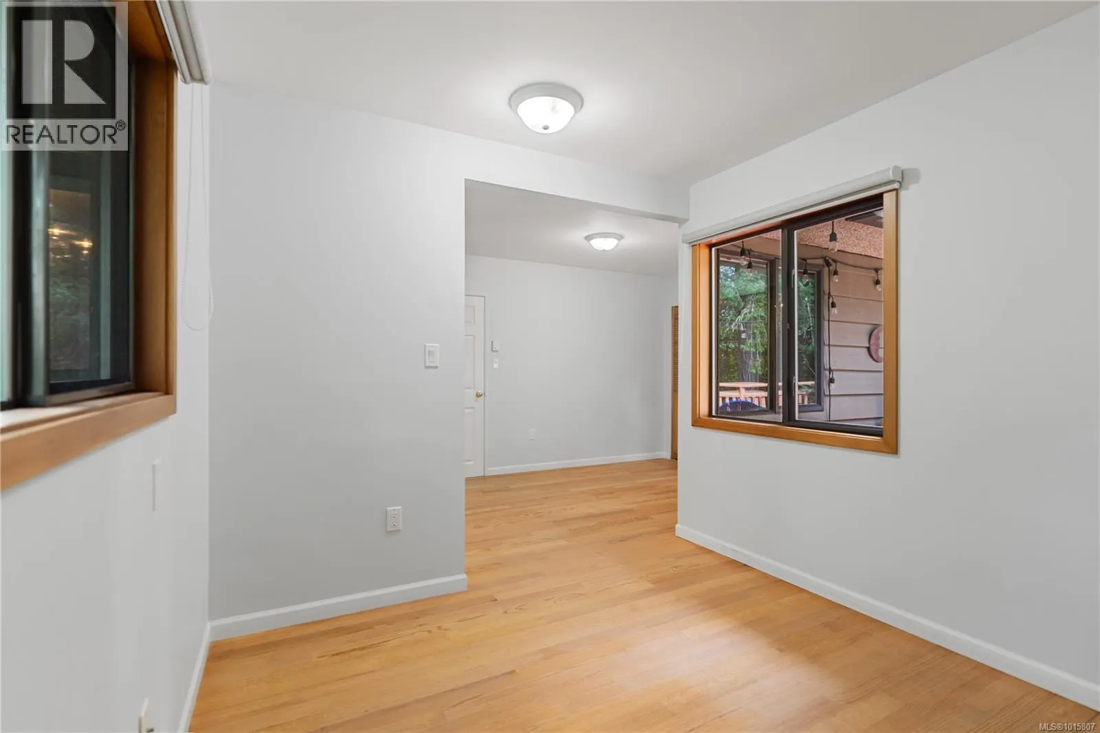 100 Viaduct Ave W