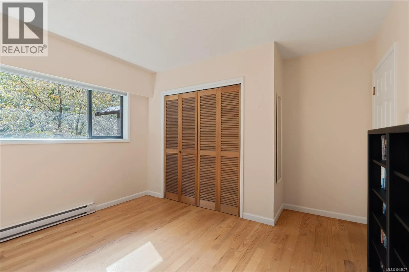 100 Viaduct Ave W