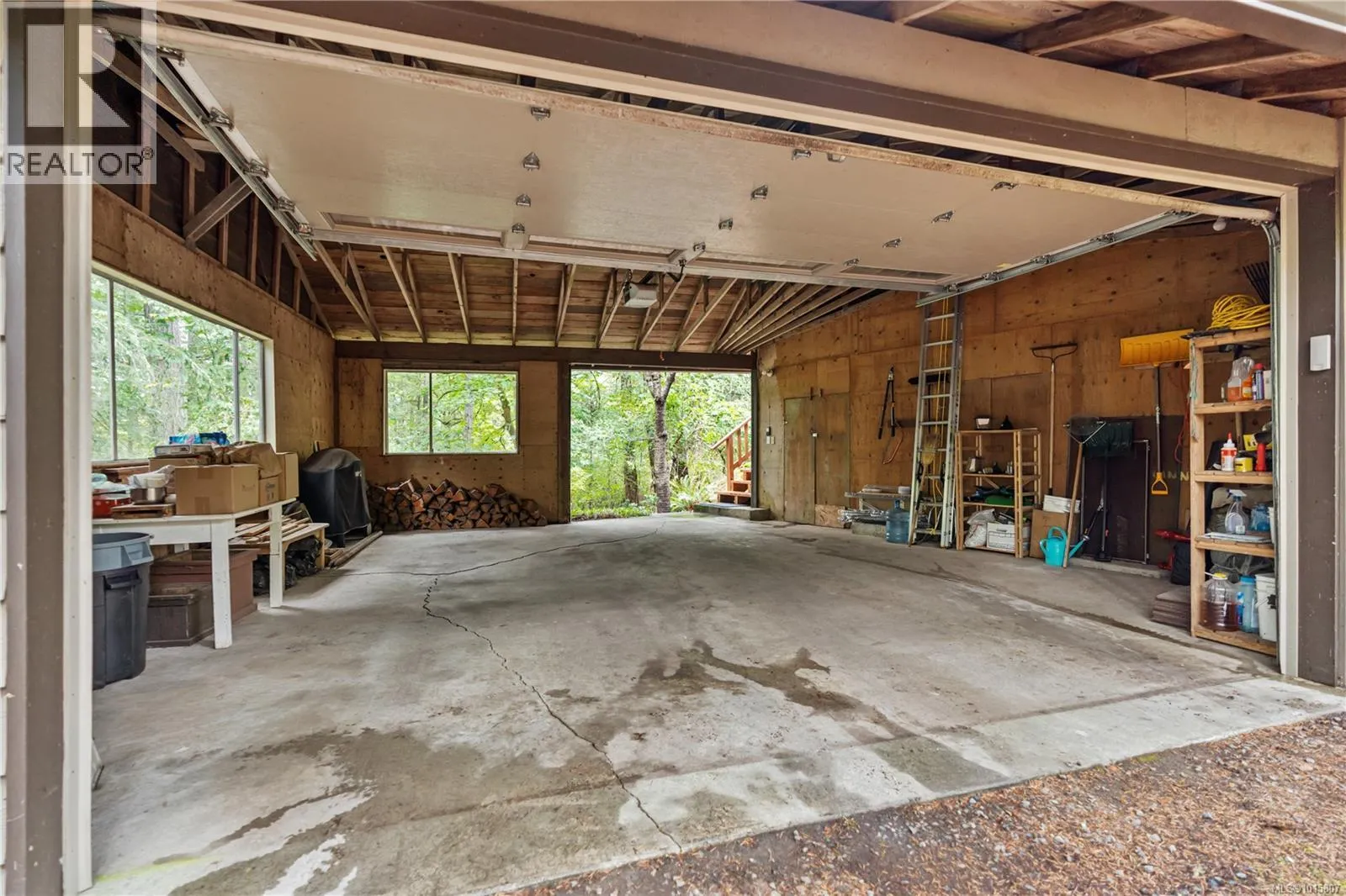100 Viaduct Ave W