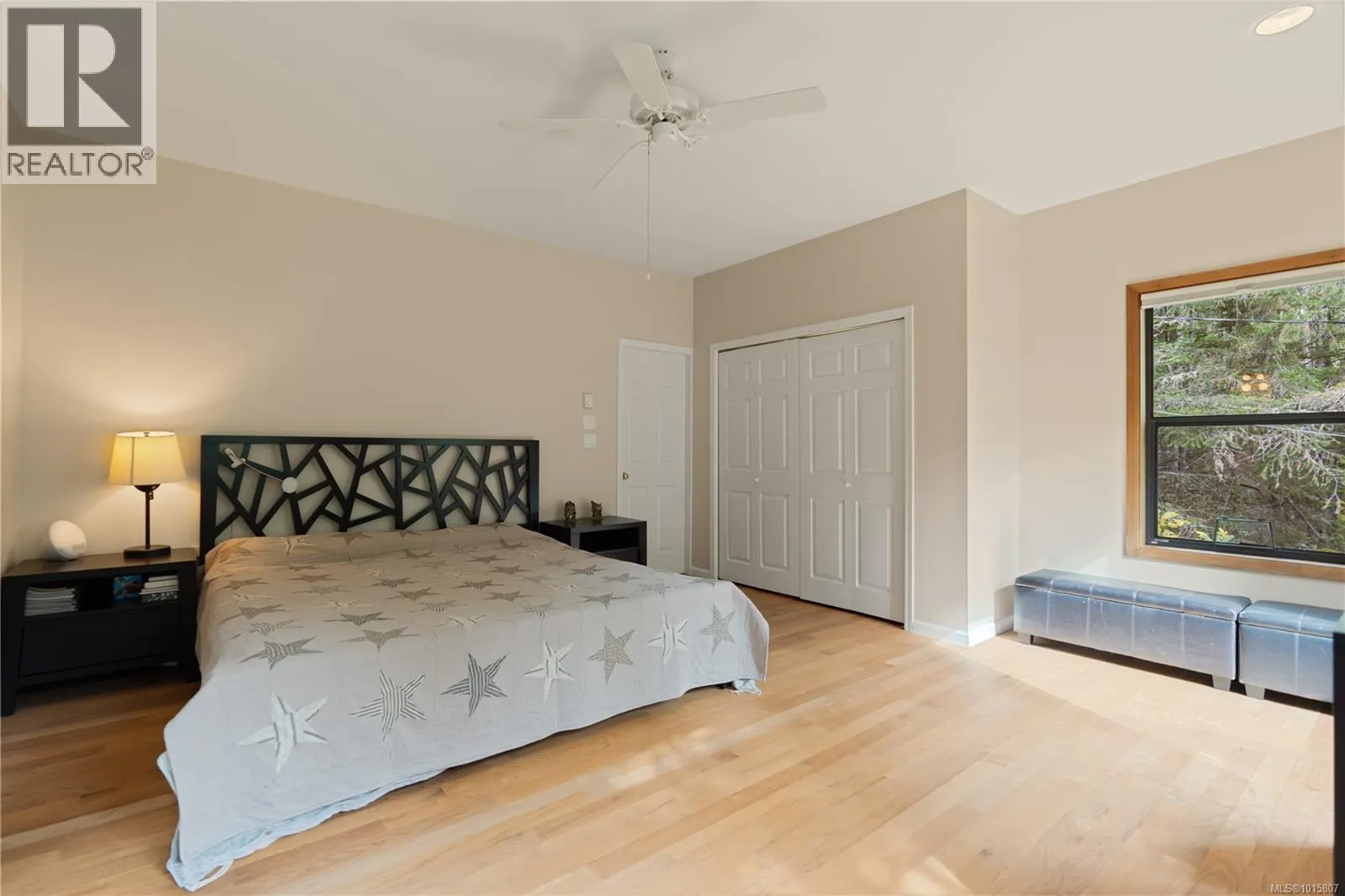 100 Viaduct Ave W