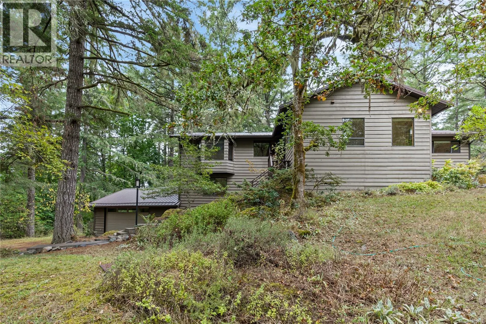 100 Viaduct Ave W