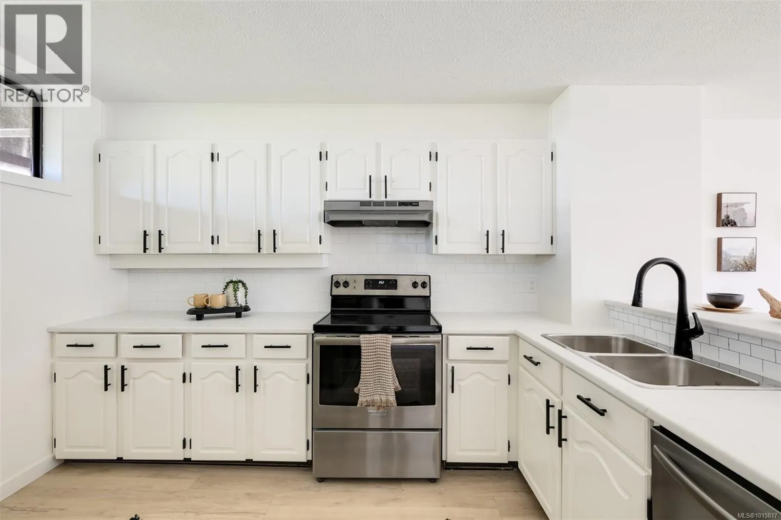 318 485 Island Hwy
