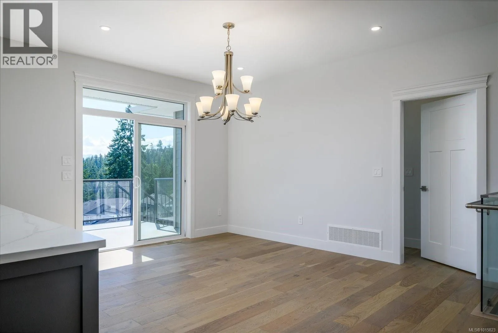 167 Golden Oaks Cres