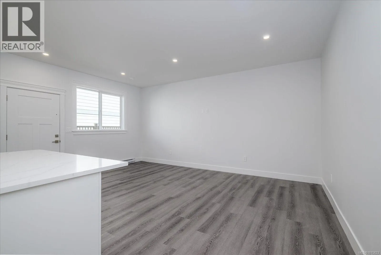 167 Golden Oaks Cres