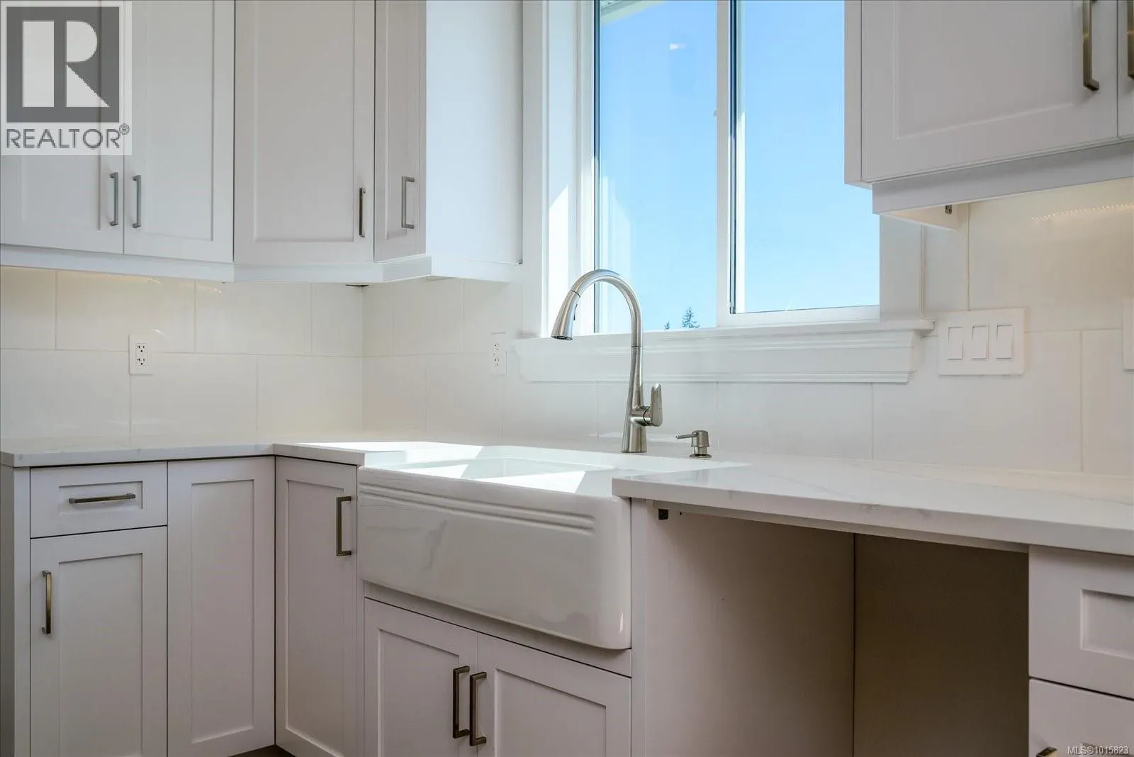167 Golden Oaks Cres