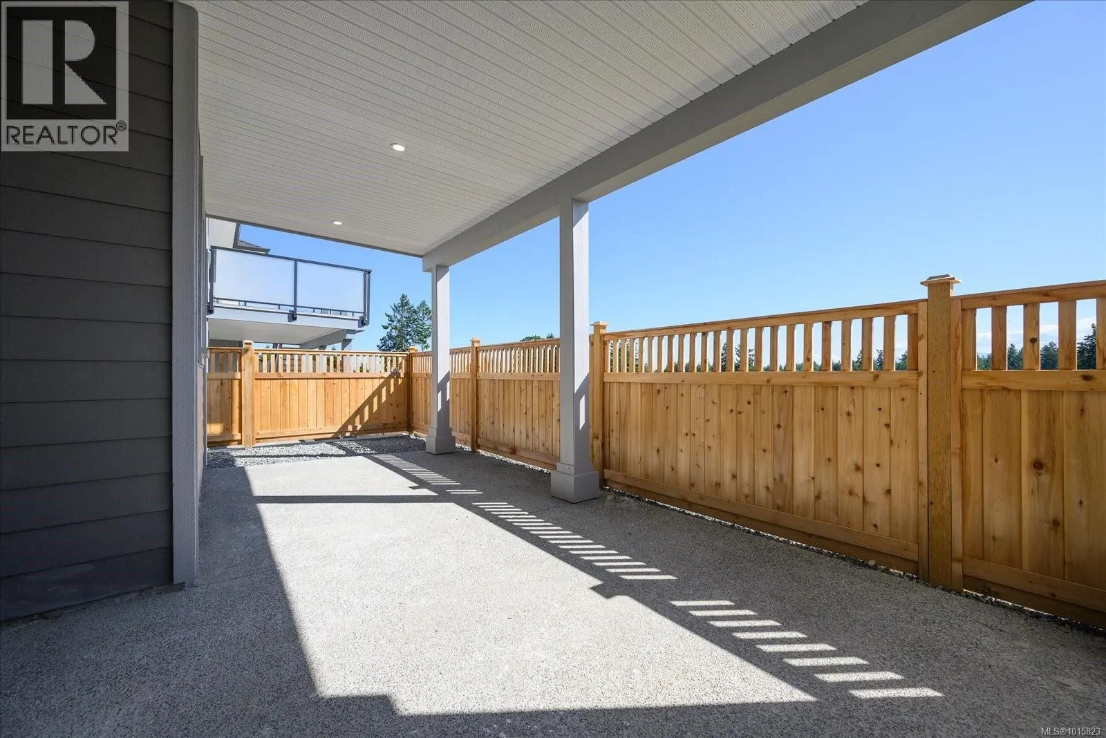 167 Golden Oaks Cres