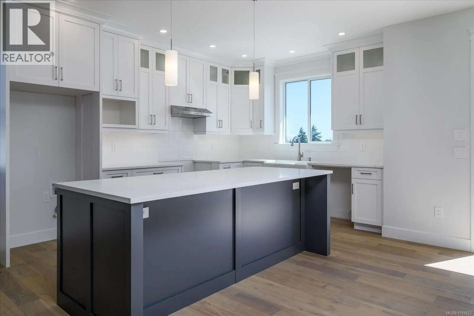 167 Golden Oaks Cres