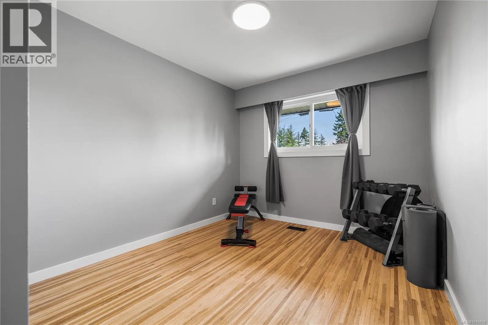 506 Charles Pl