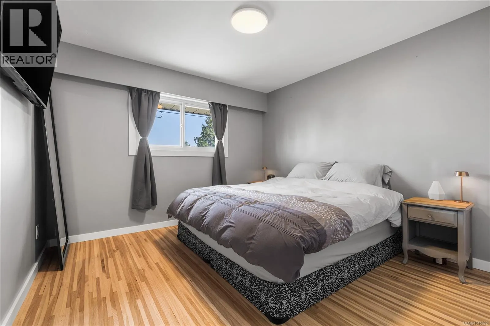 506 Charles Pl
