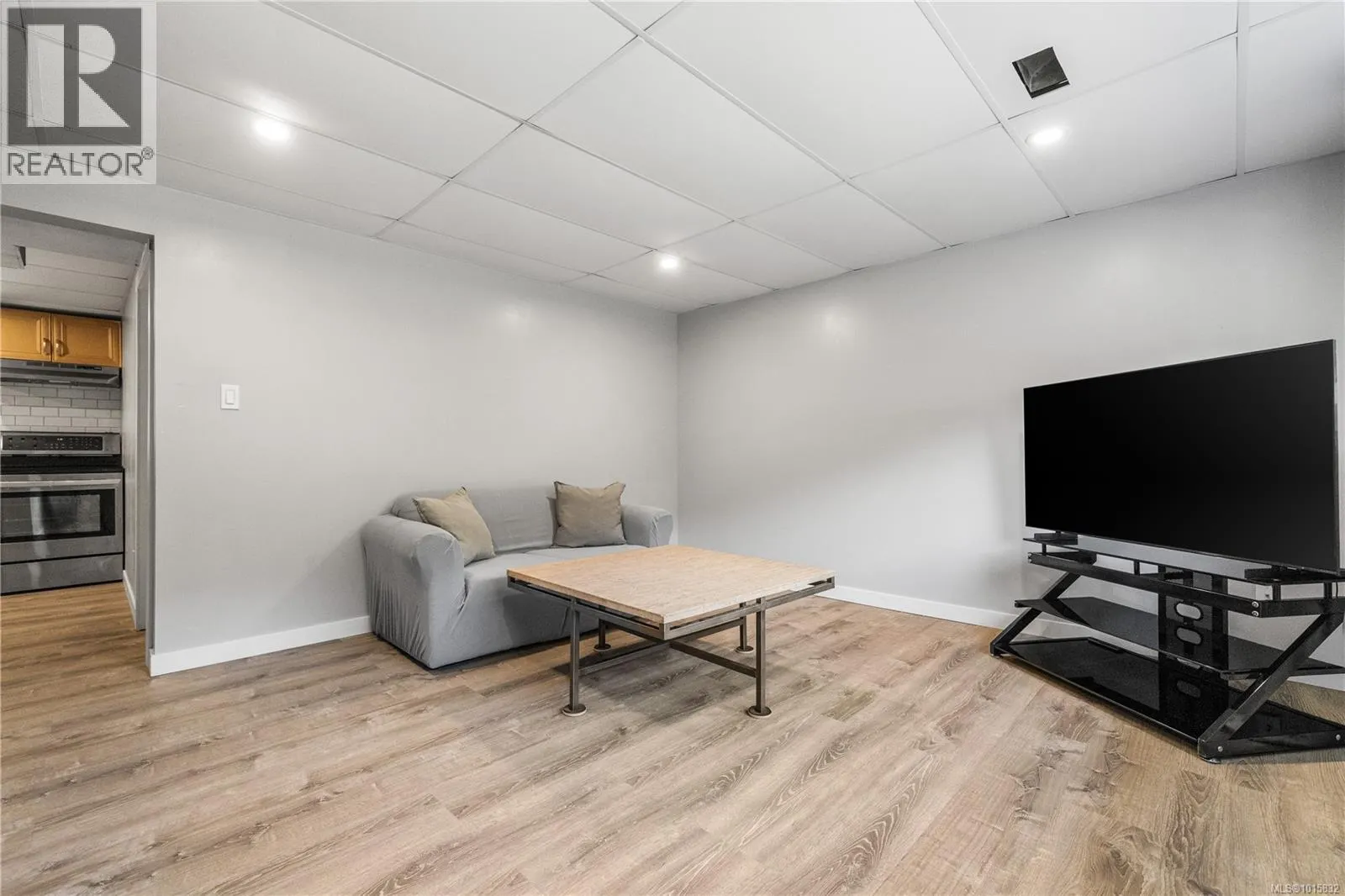 506 Charles Pl