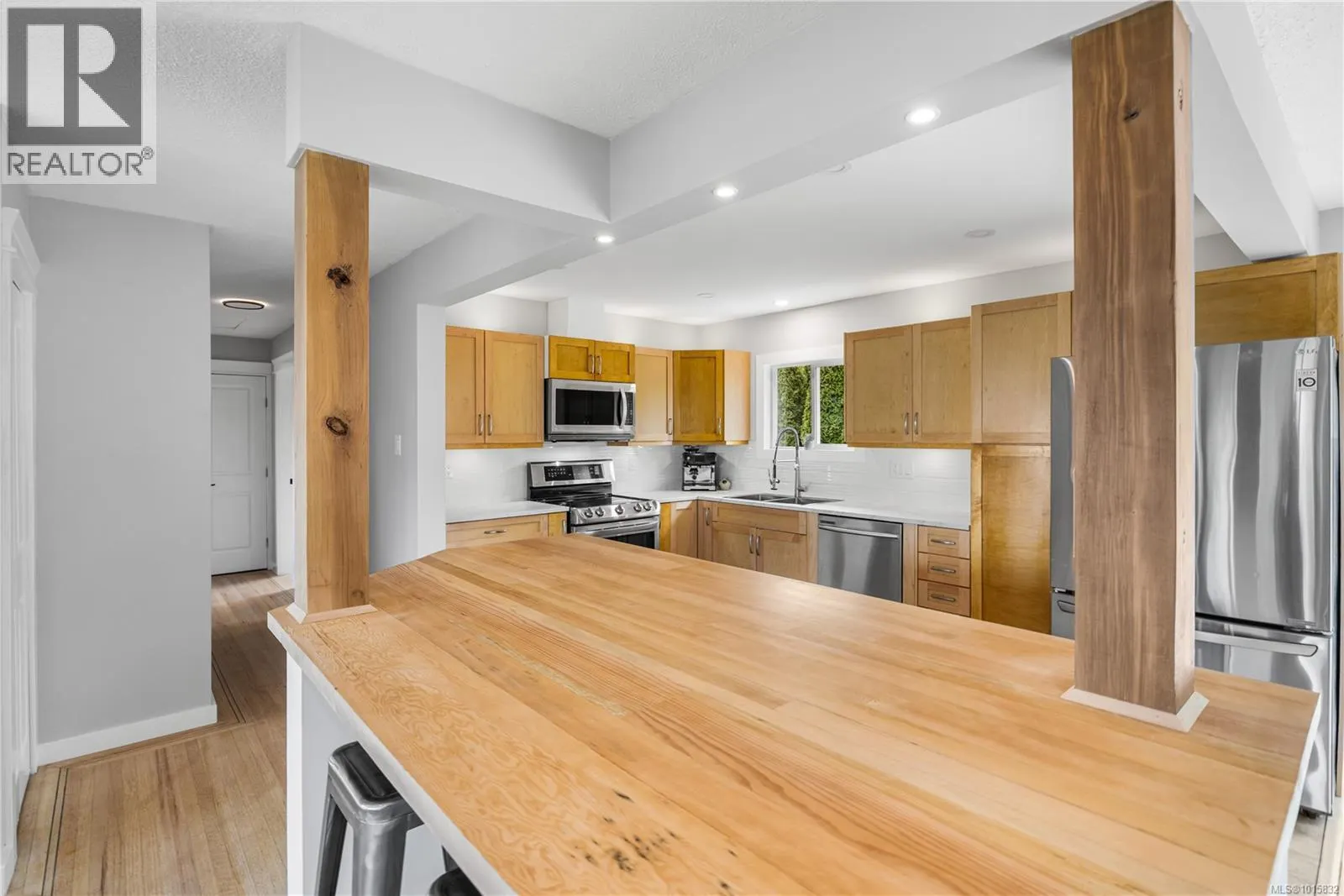 506 Charles Pl