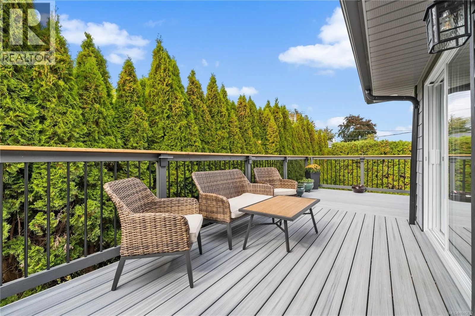 506 Charles Pl