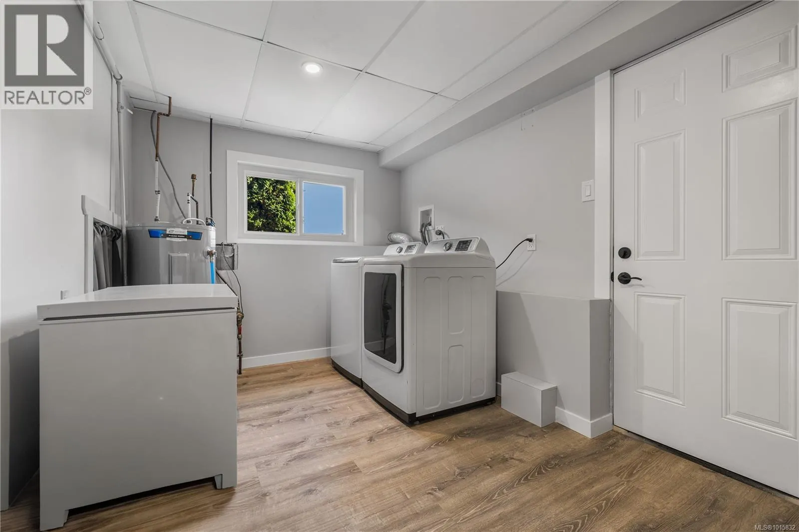 506 Charles Pl