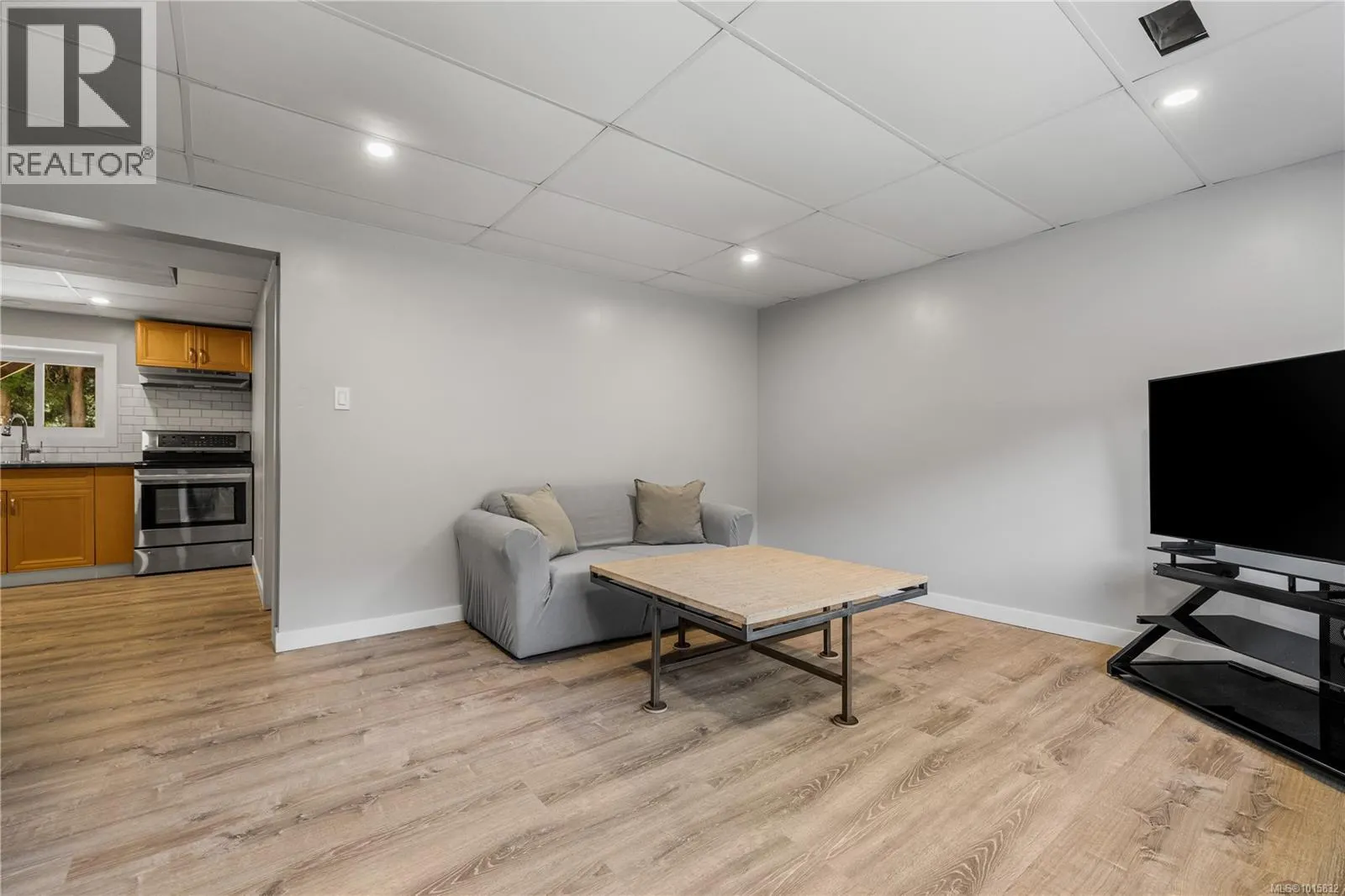 506 Charles Pl