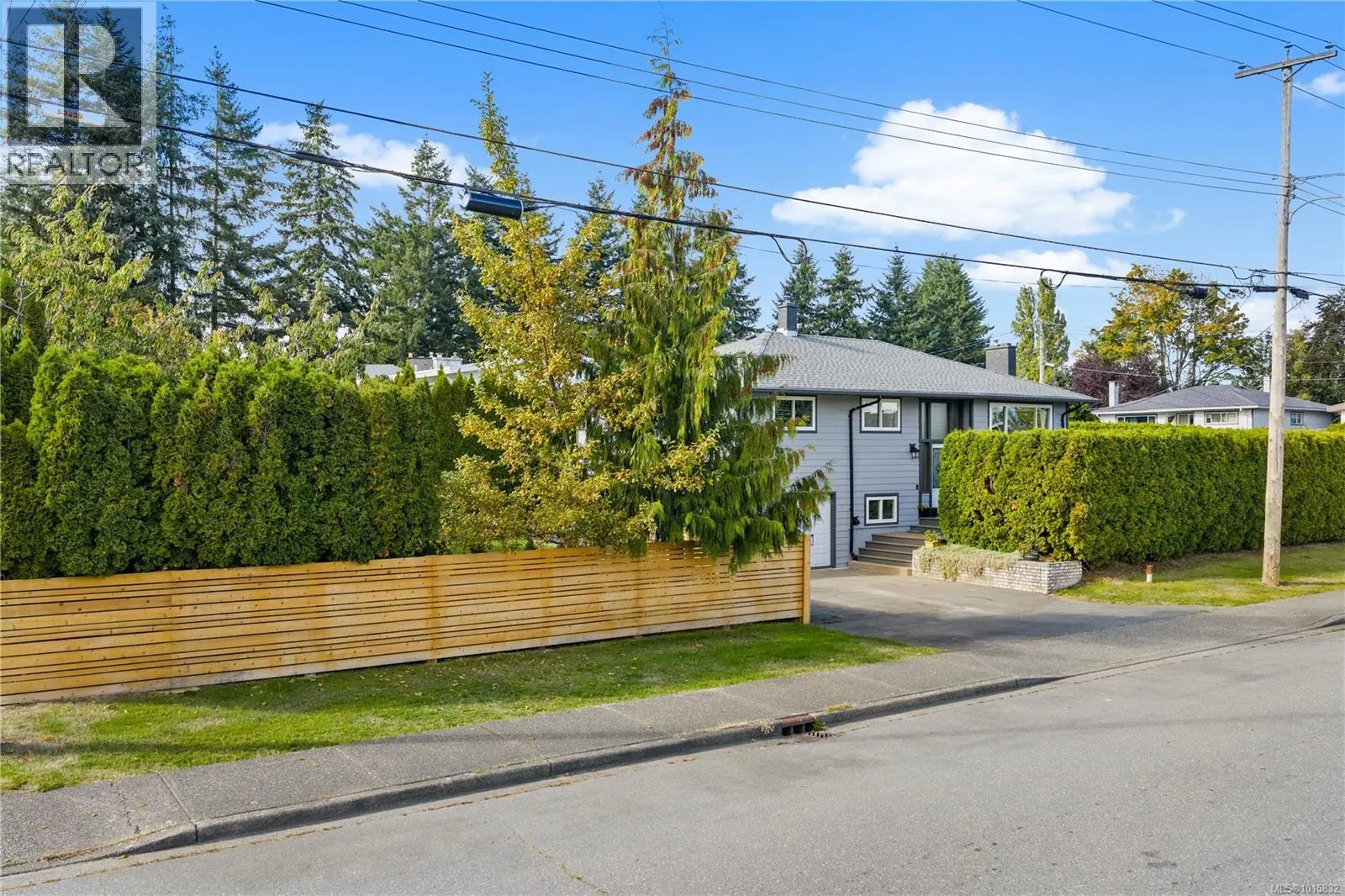 506 Charles Pl