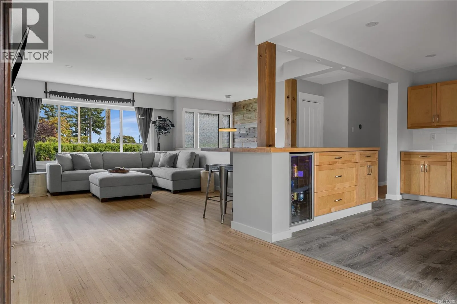 506 Charles Pl