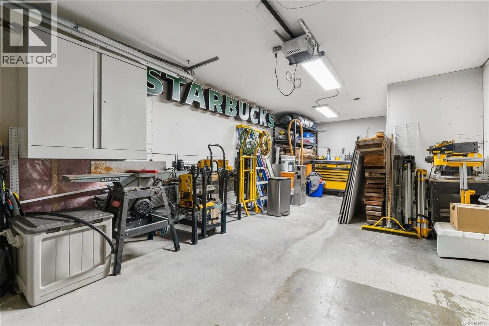506 Charles Pl