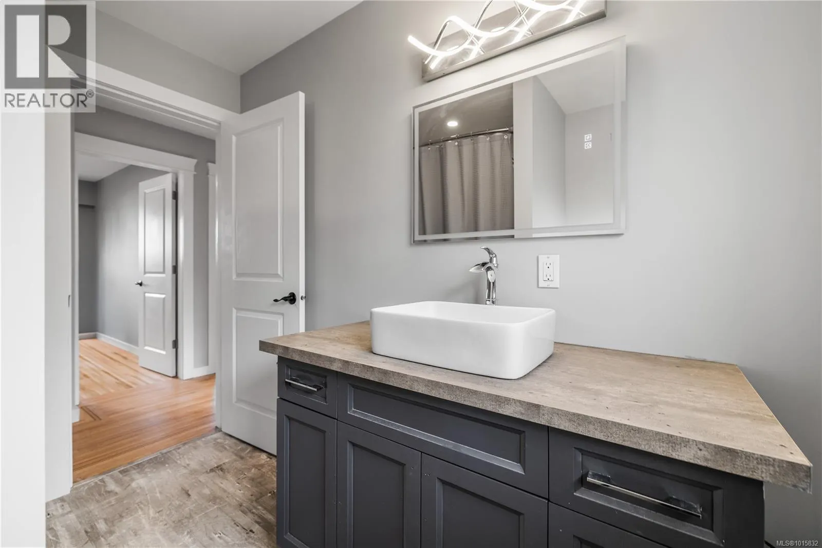 506 Charles Pl