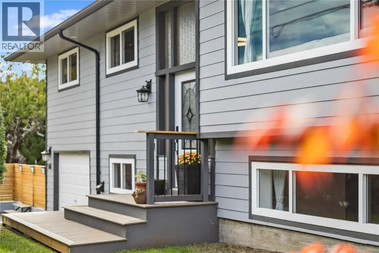 506 Charles Pl