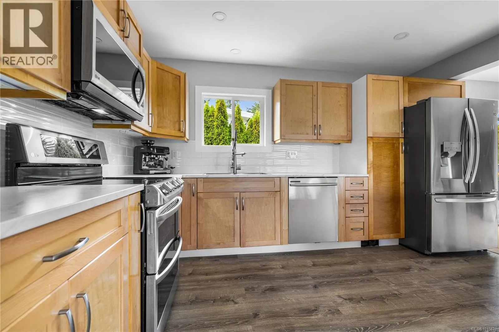 506 Charles Pl