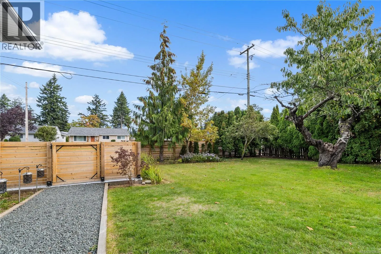 506 Charles Pl