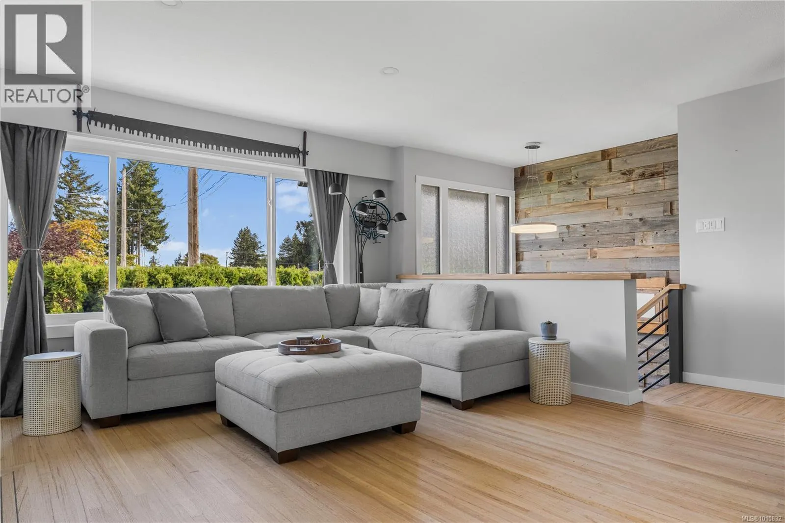 506 Charles Pl