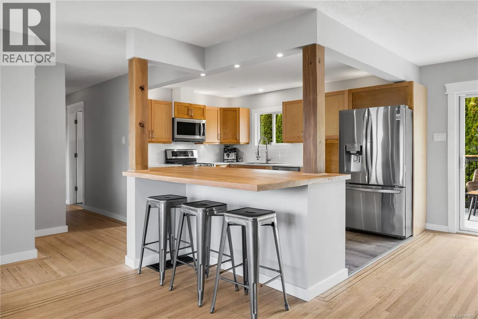 506 Charles Pl