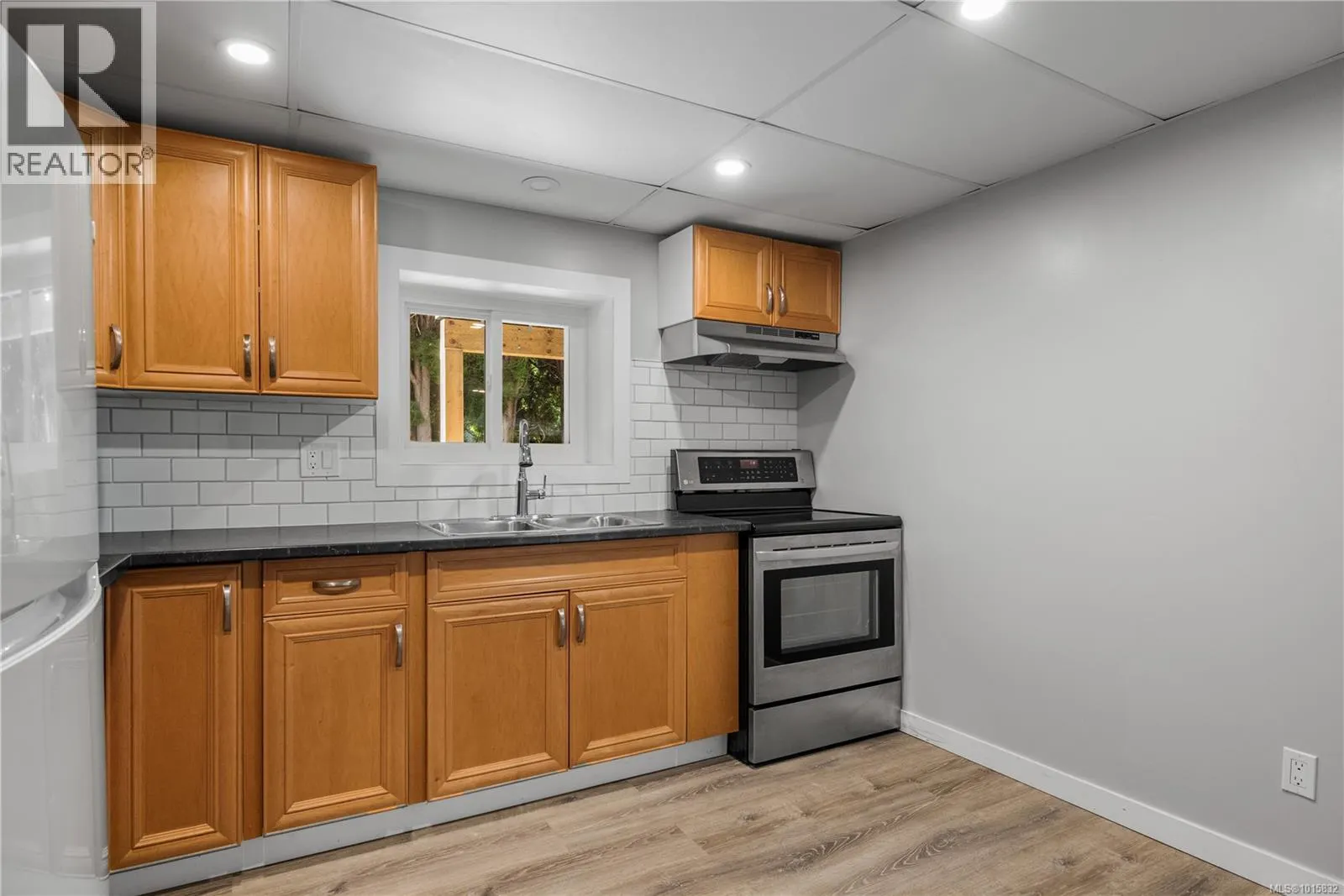 506 Charles Pl