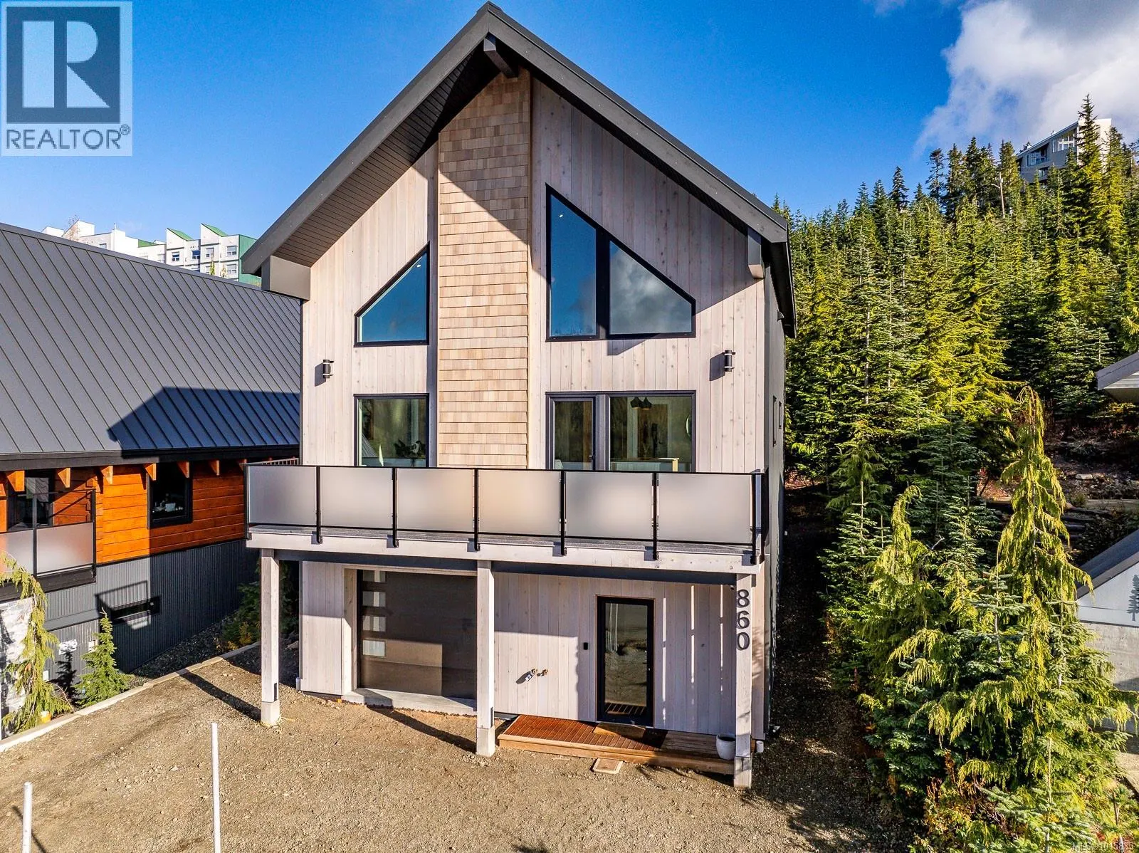 860 Cruikshank Ridge