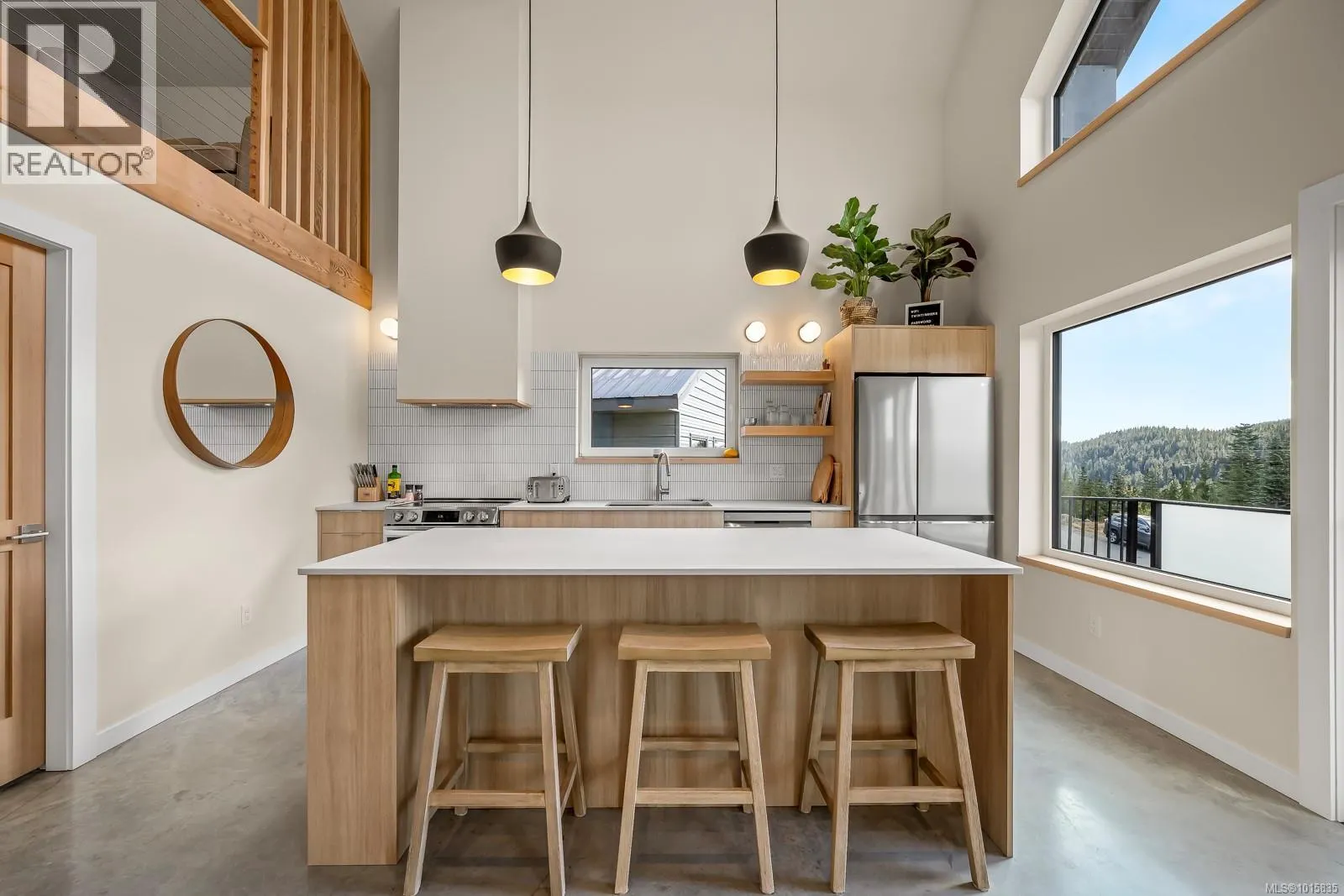 860 Cruikshank Ridge