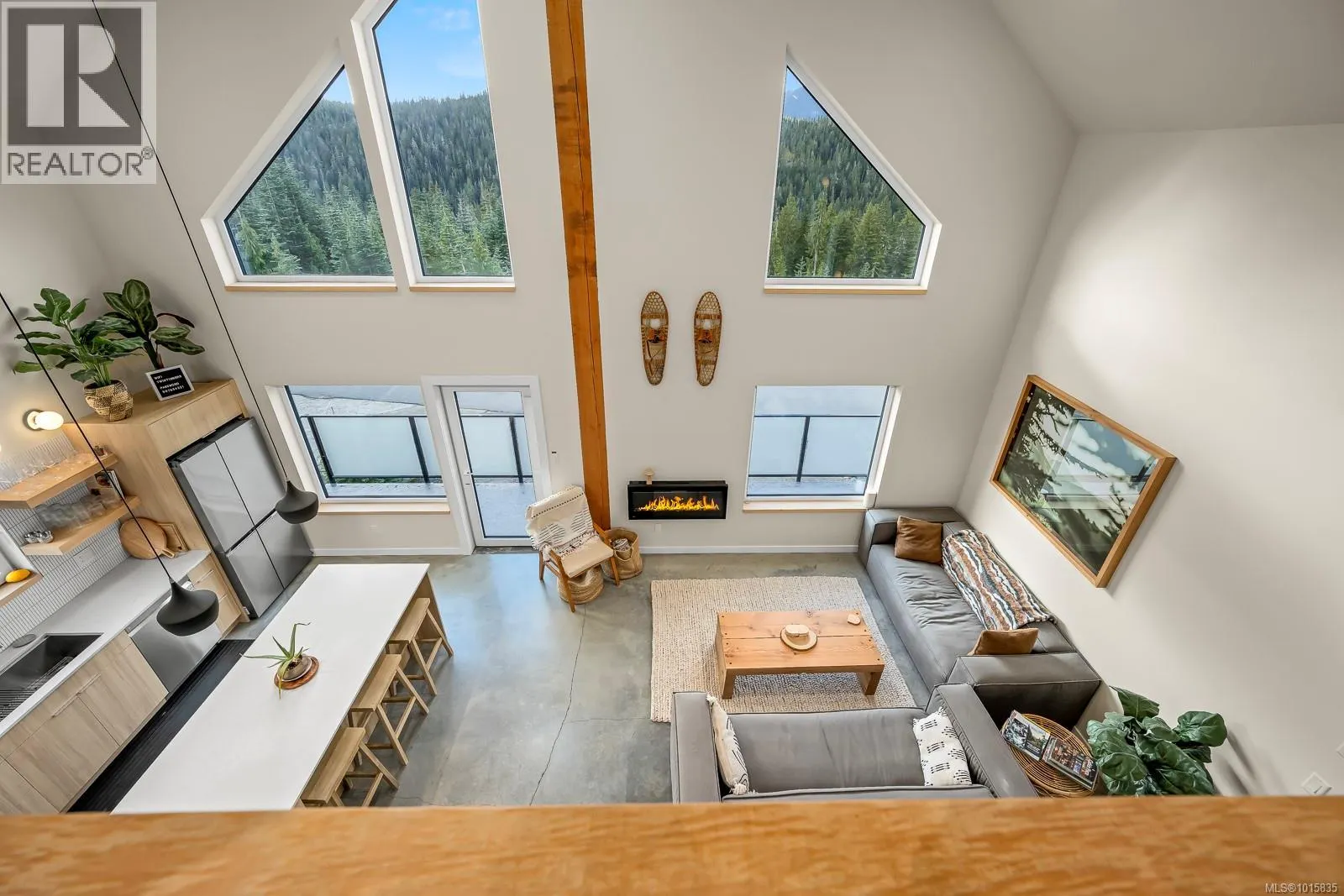 860 Cruikshank Ridge