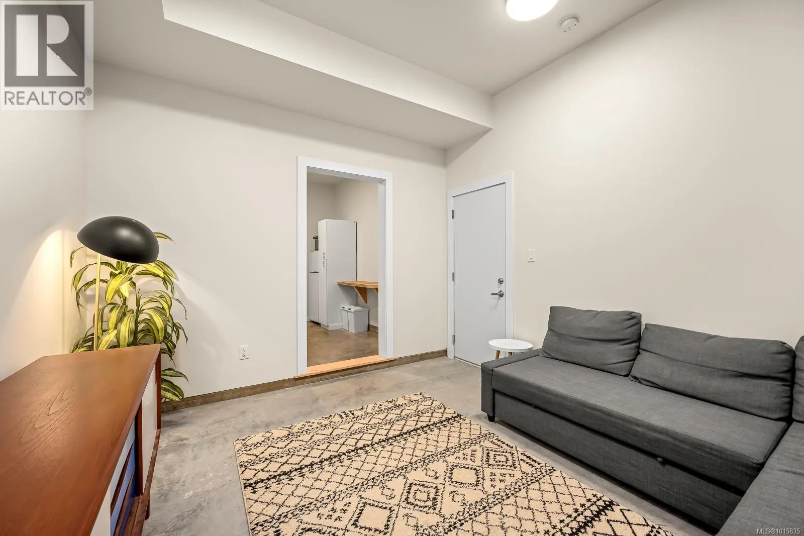 860 Cruikshank Ridge