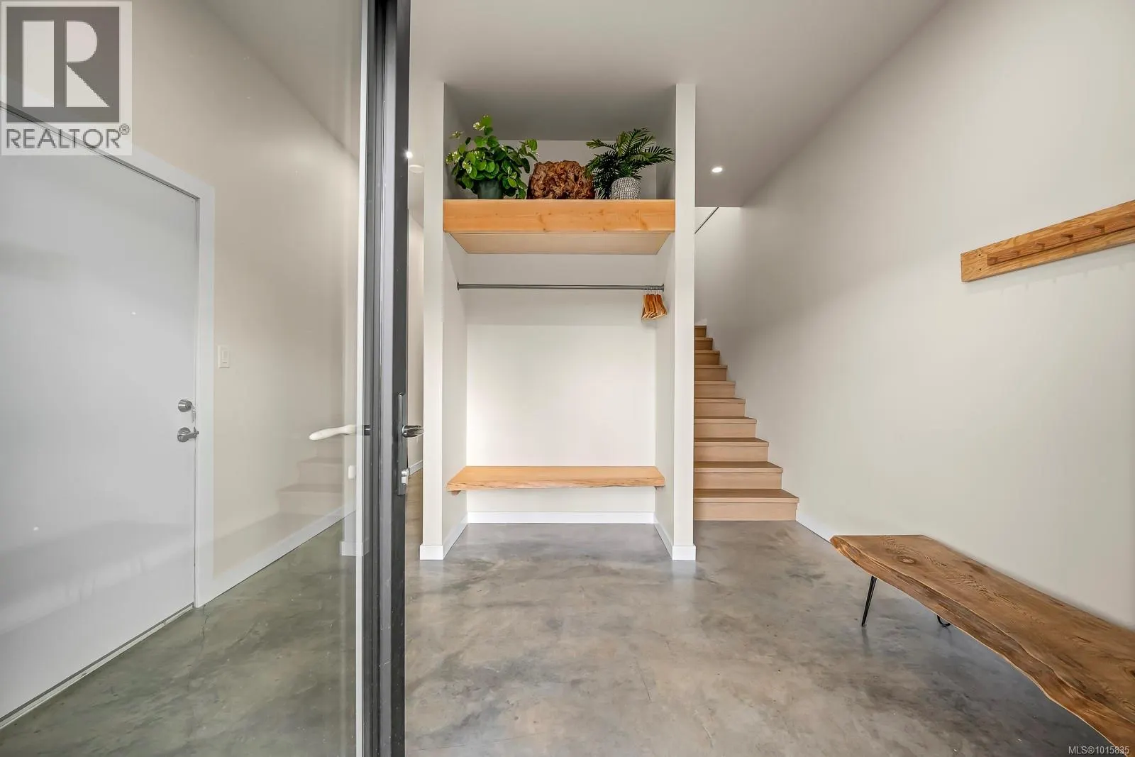 860 Cruikshank Ridge