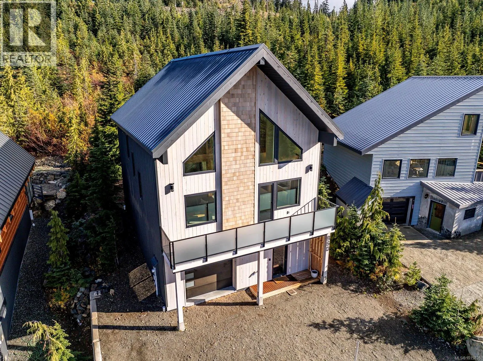 860 Cruikshank Ridge