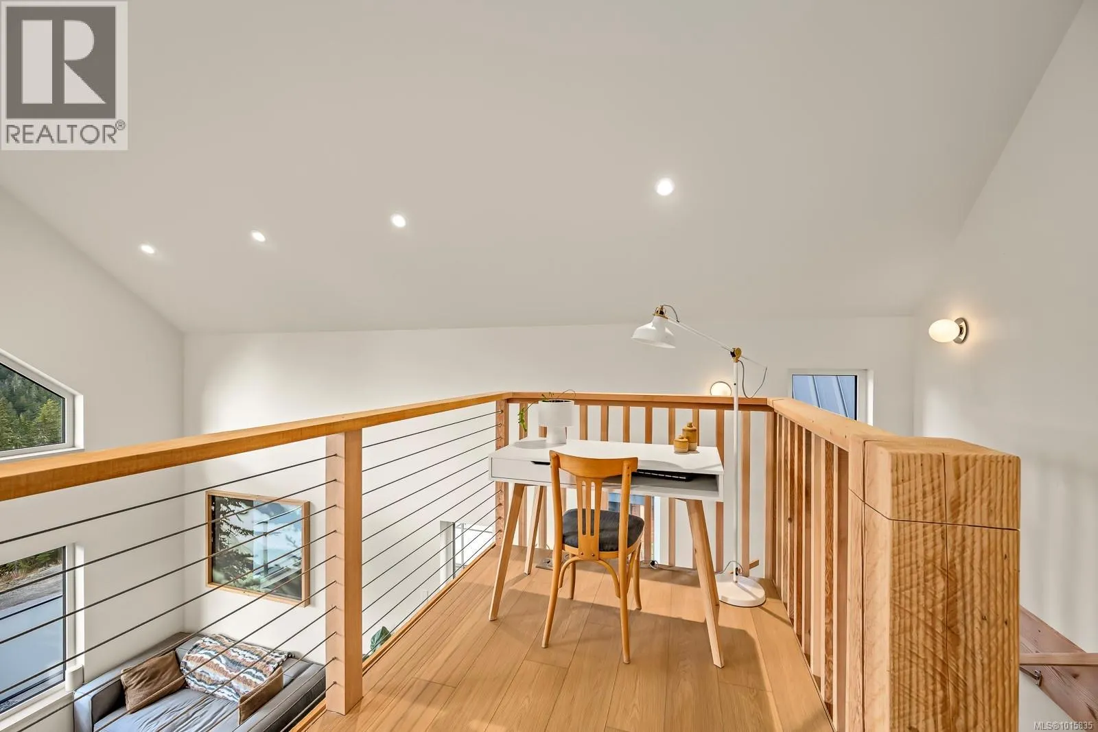 860 Cruikshank Ridge
