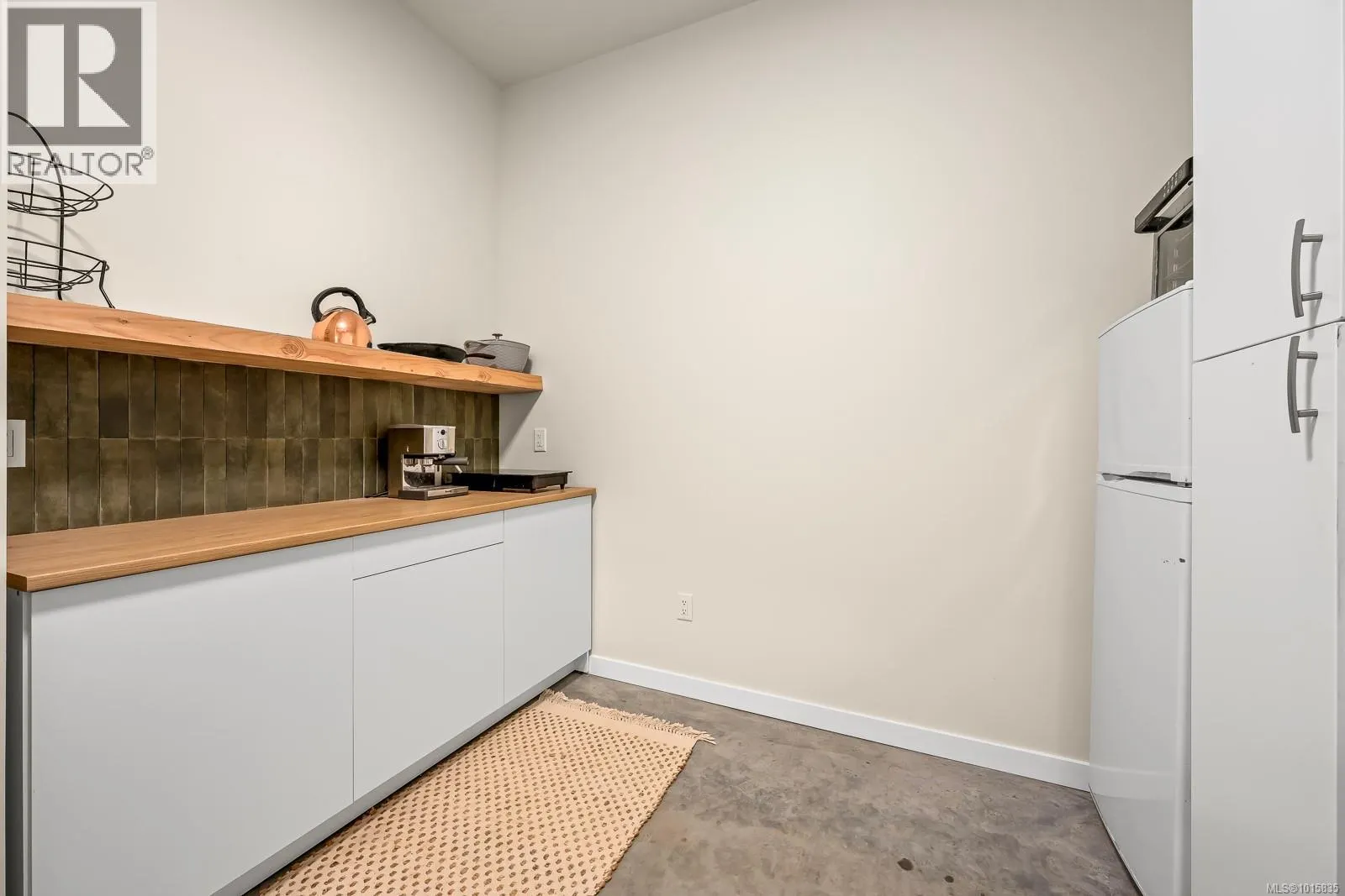 860 Cruikshank Ridge
